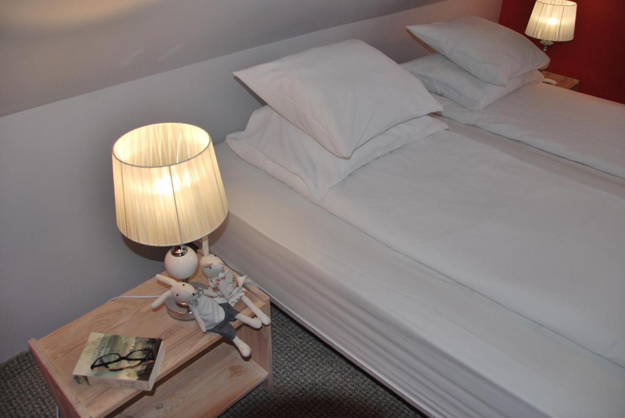 Szarejkowe Wzgorza Hotel Szarejki Ngoại thất bức ảnh
